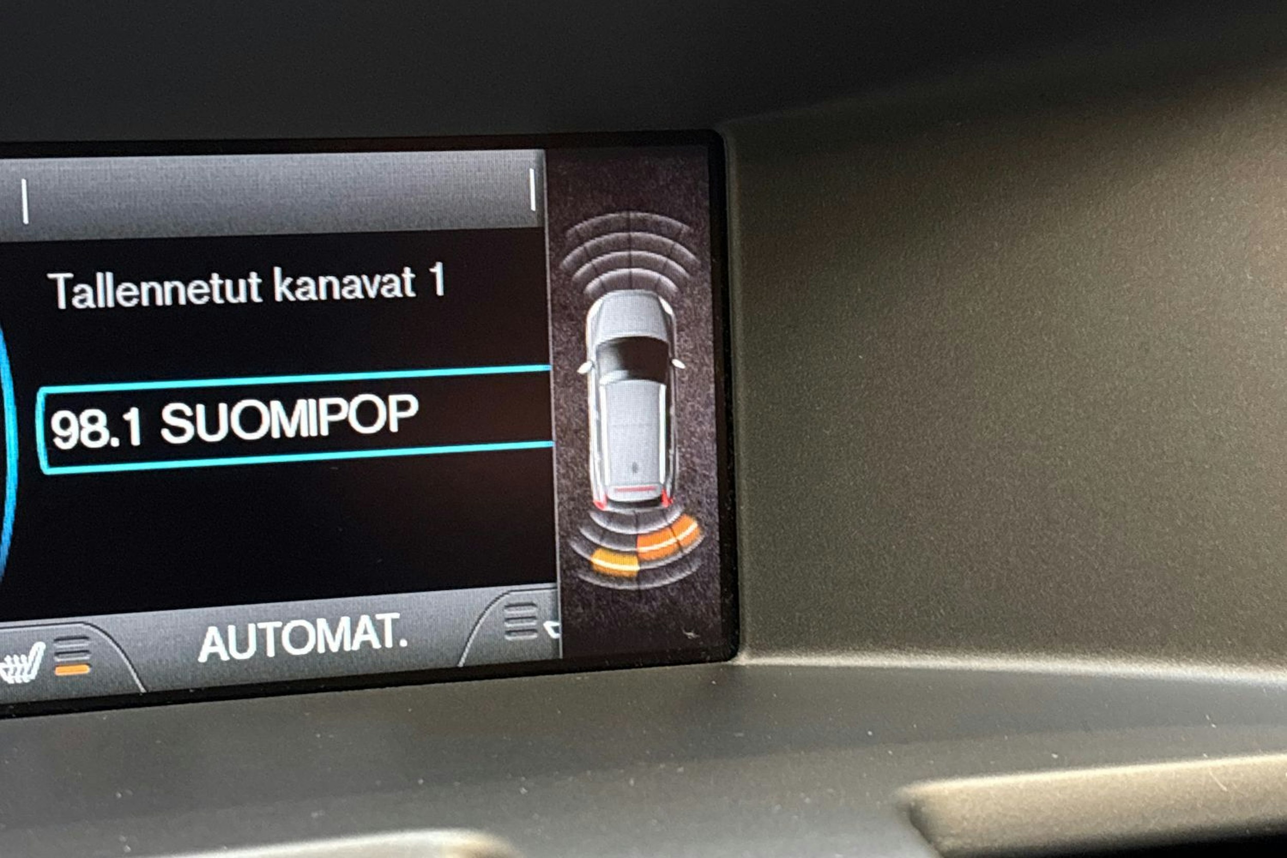 musta Volvo XC60 2016 kuva 21.