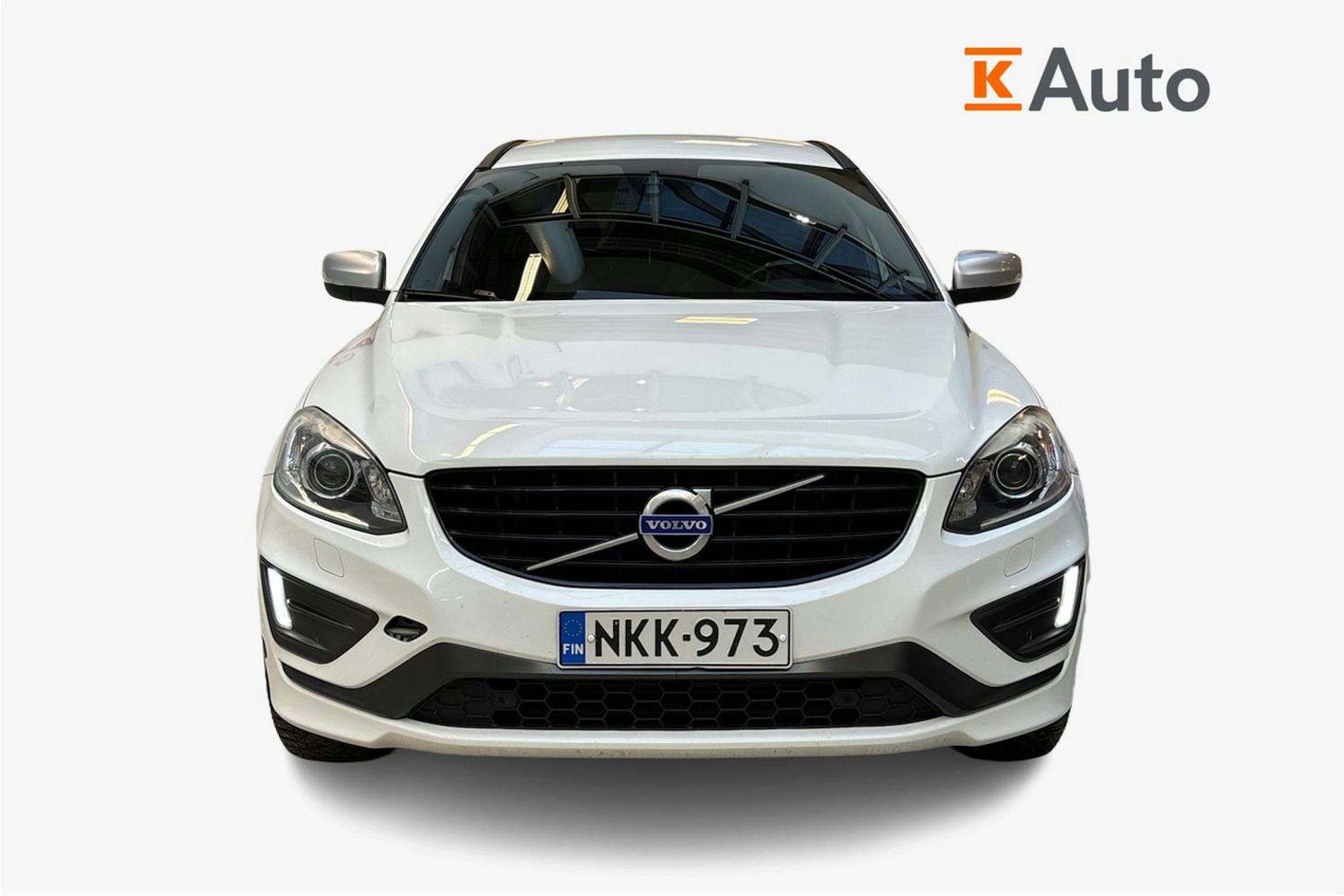 valkoinen Volvo XC60 2016 kuva 5.