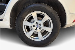 valkoinen Volvo XC60 2016 kuva 11.