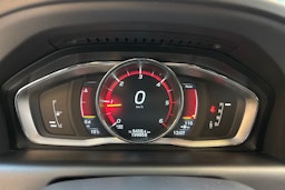 valkoinen Volvo XC60 2016 kuva 20.