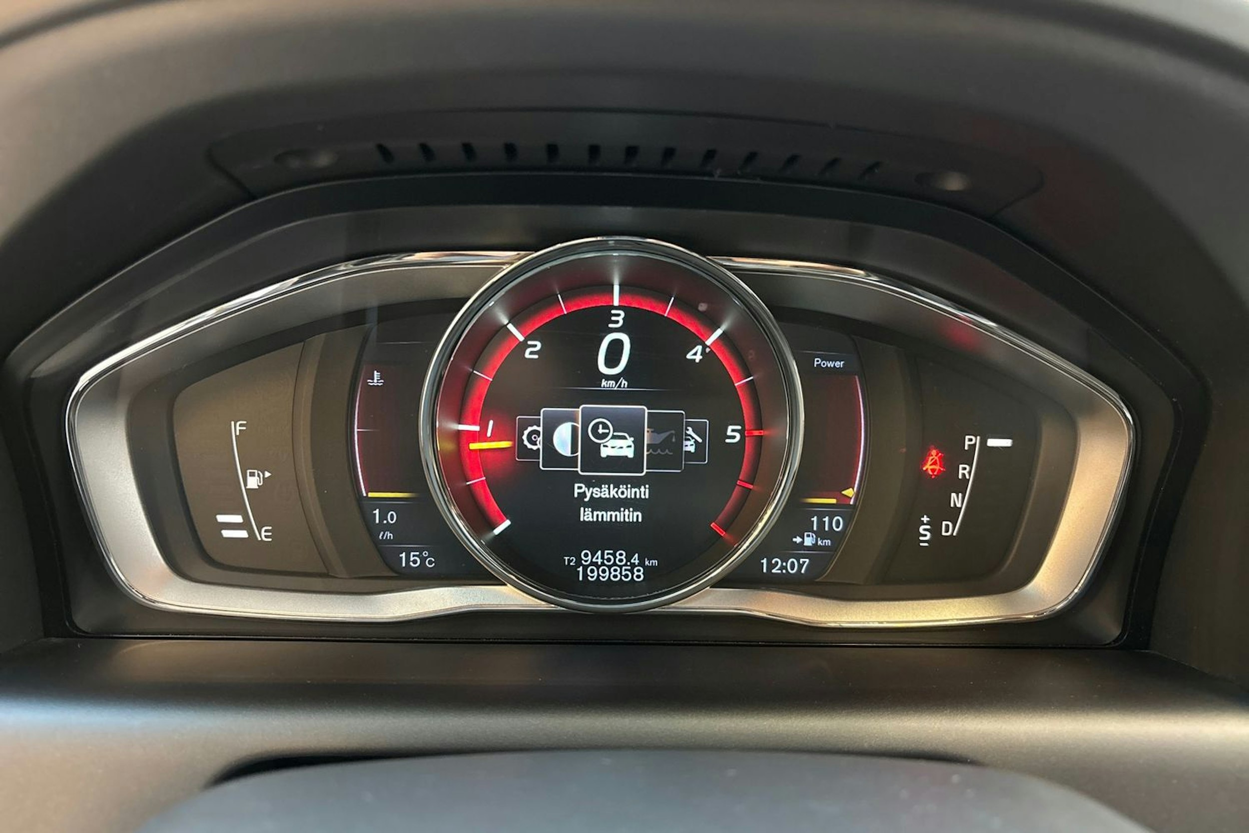 valkoinen Volvo XC60 2016 kuva 21.