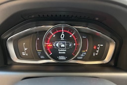 valkoinen Volvo XC60 2016 kuva 21.