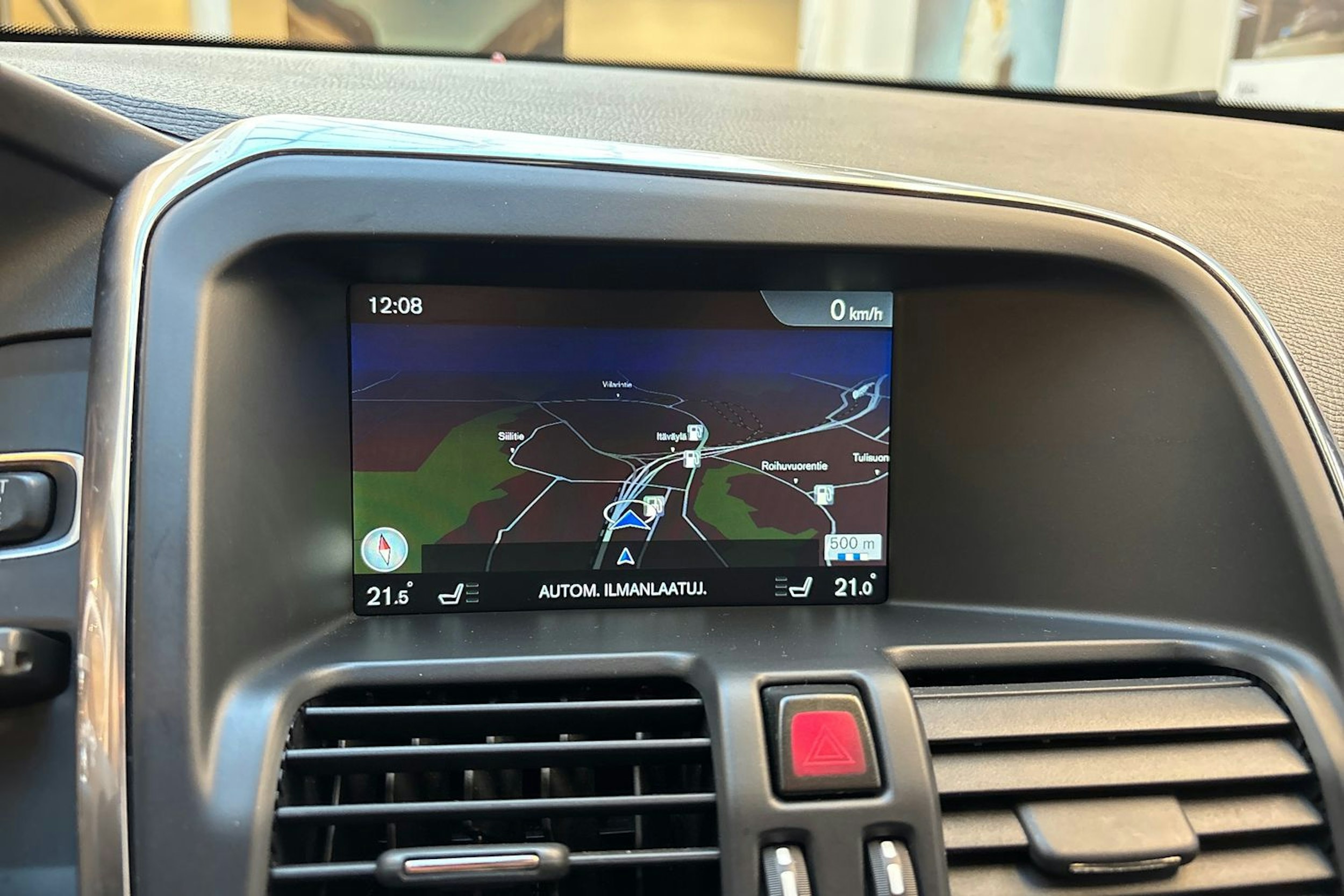 valkoinen Volvo XC60 2016 kuva 23.