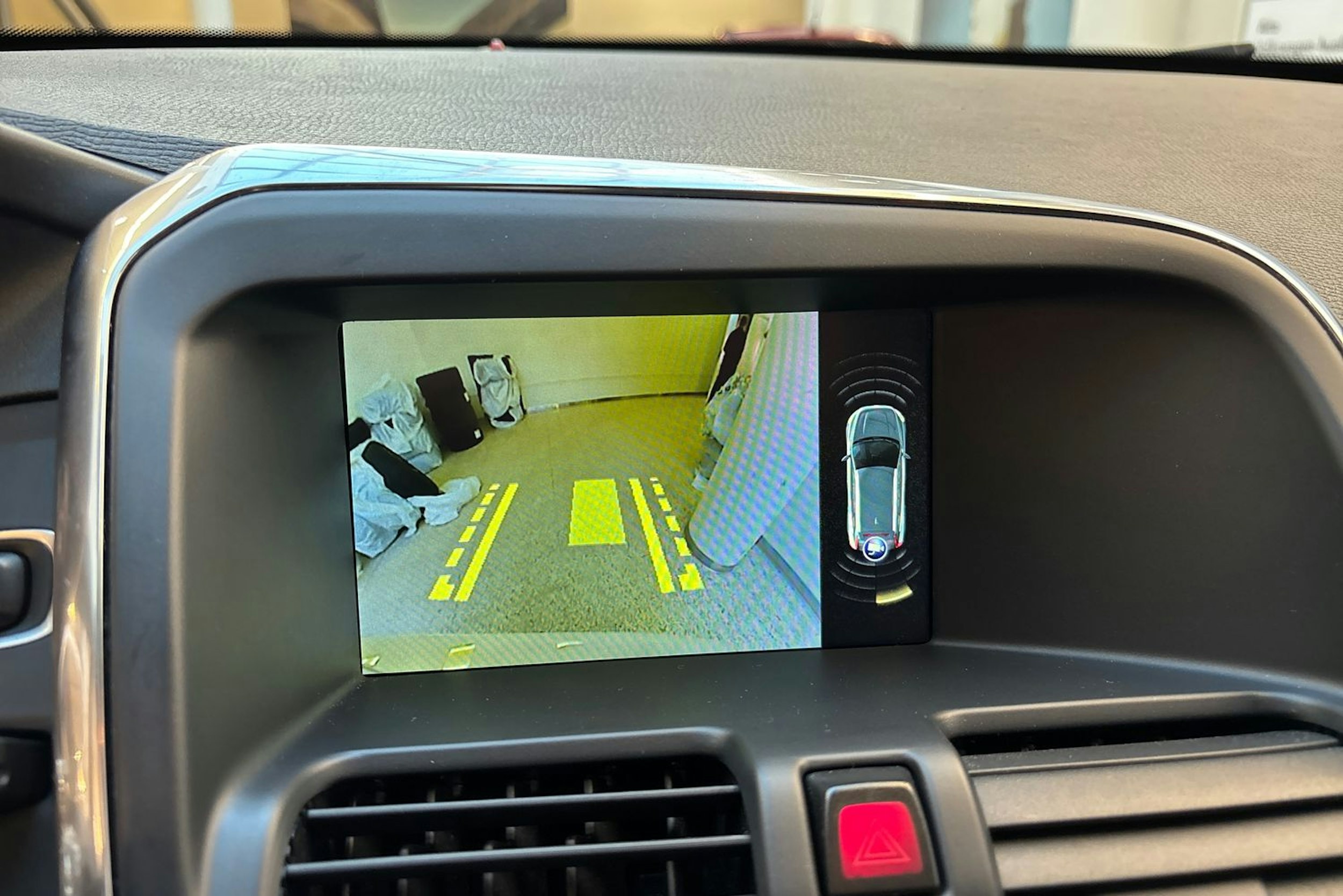 valkoinen Volvo XC60 2016 kuva 25.