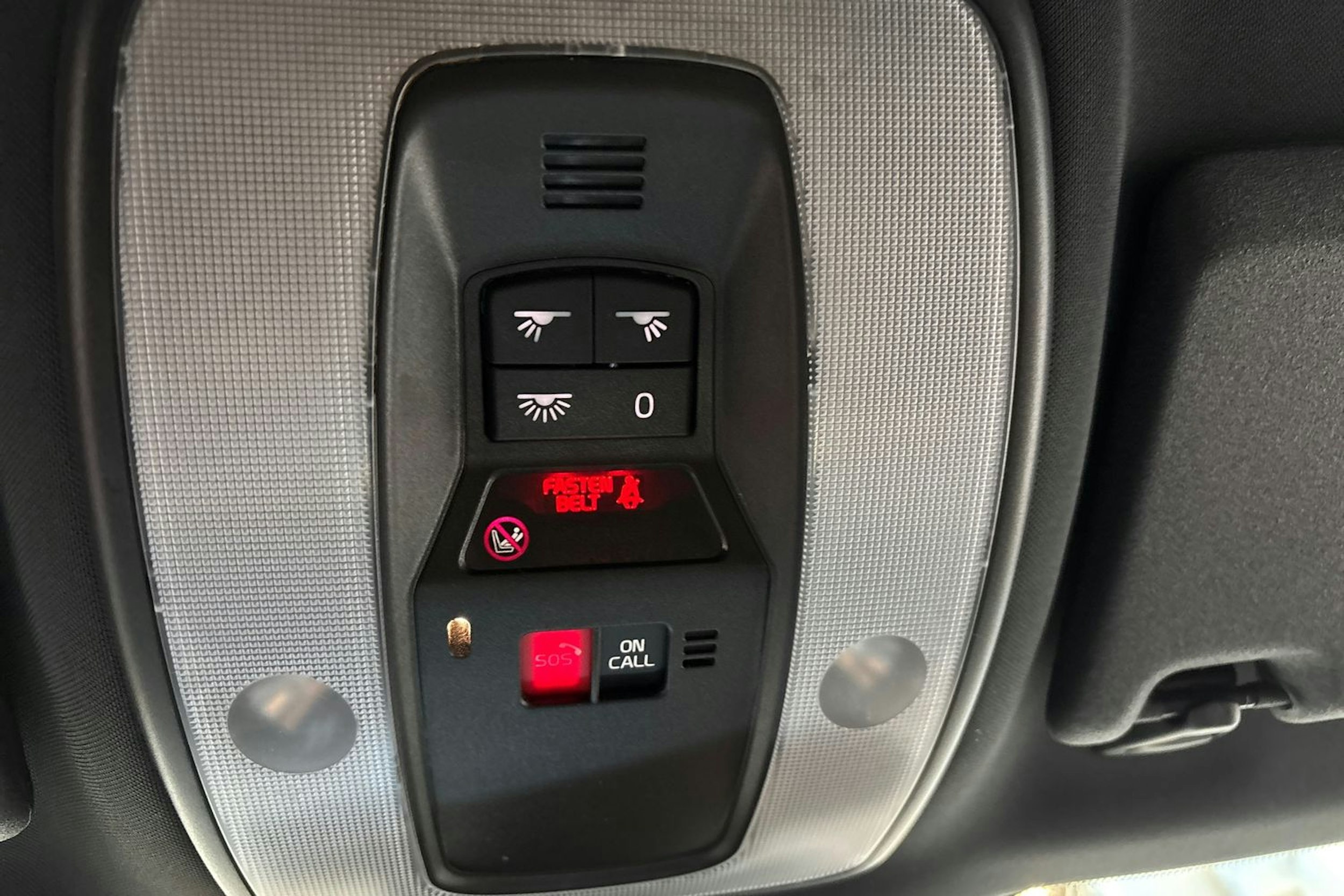 valkoinen Volvo XC60 2016 kuva 26.