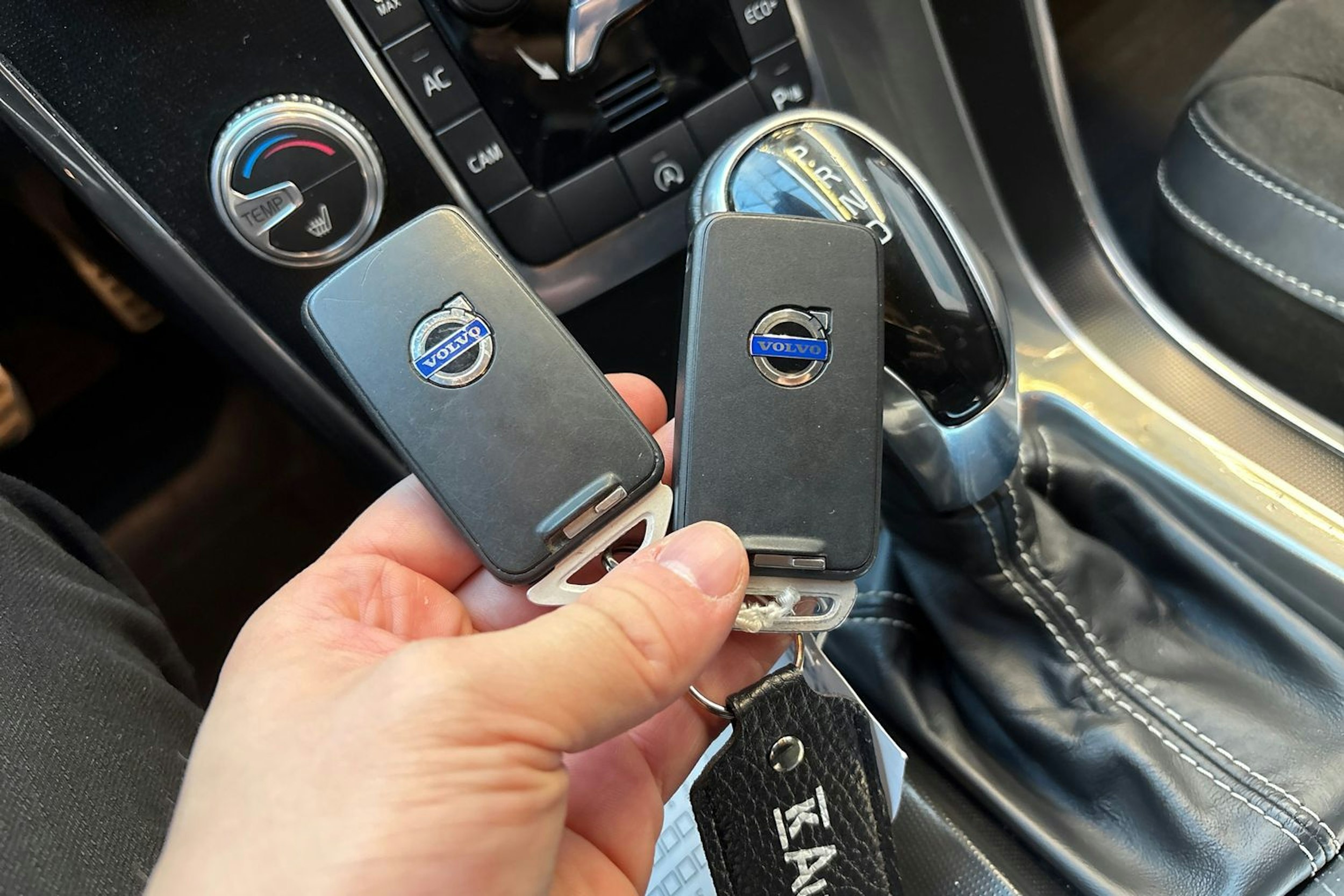 valkoinen Volvo XC60 2016 kuva 27.