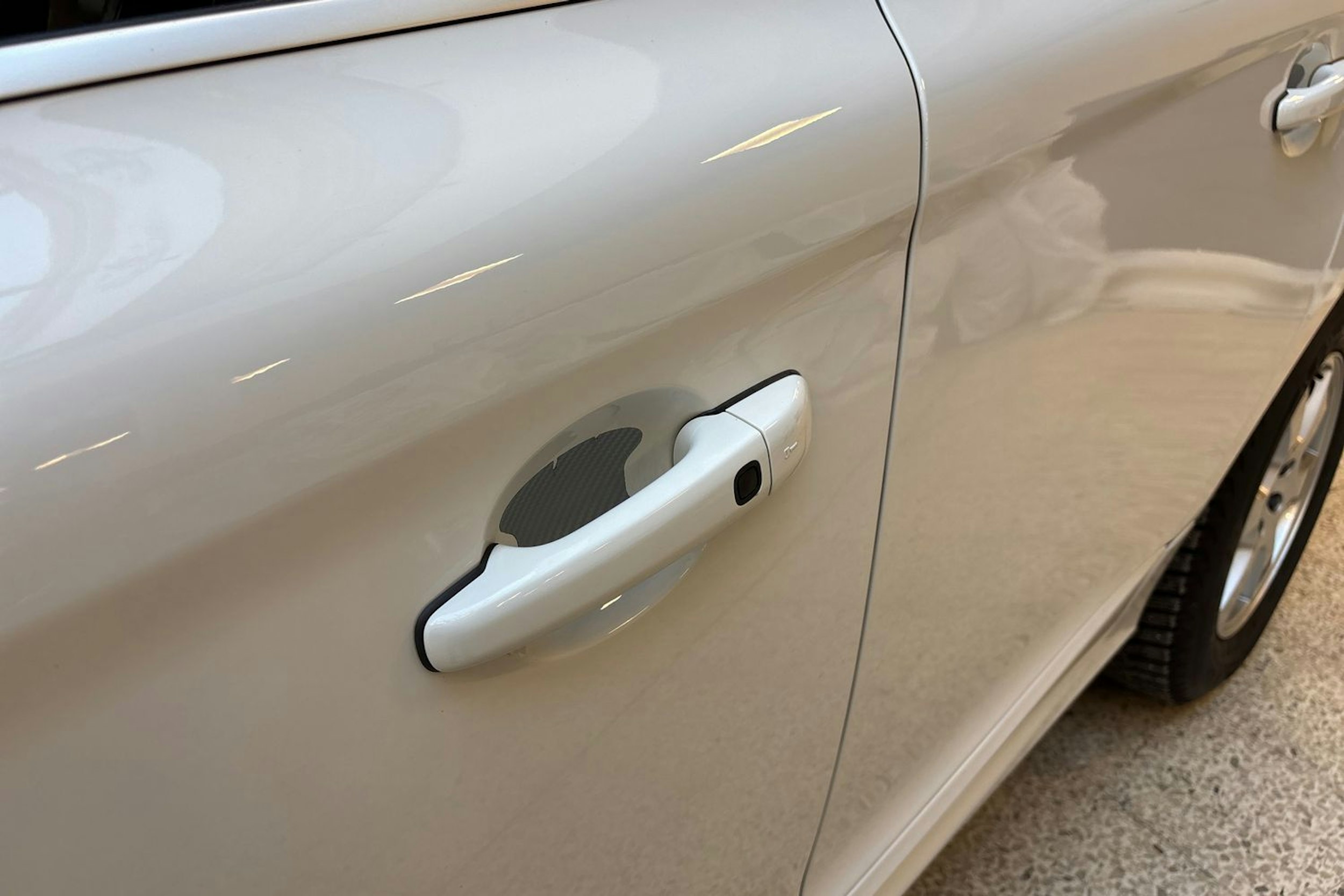 valkoinen Volvo XC60 2016 kuva 31.