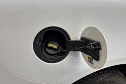 valkoinen Volvo XC60 2016 kuva 32.