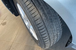 harmaa Volvo XC60 2016 kuva 13.