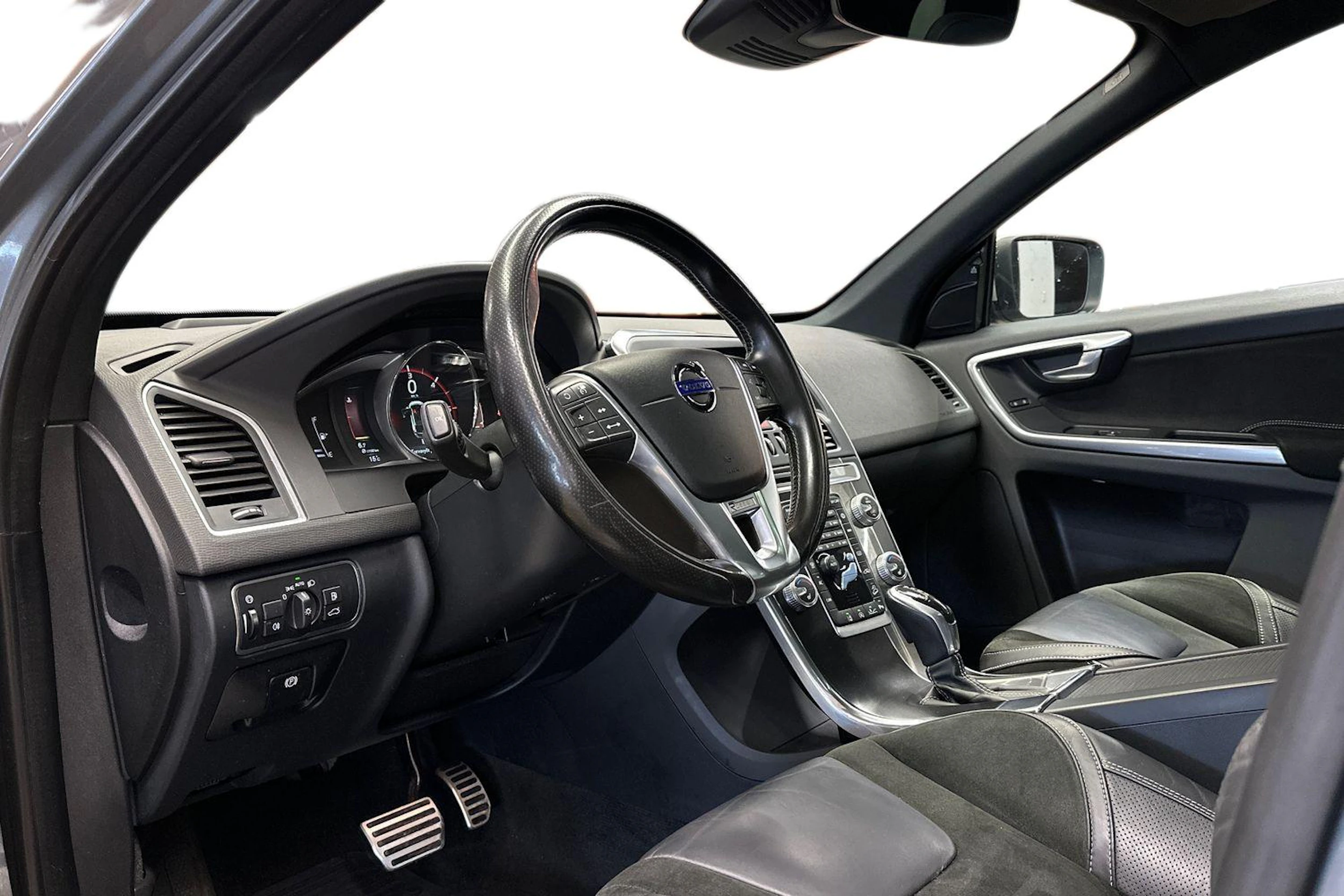 harmaa Volvo XC60 2016 kuva 6.