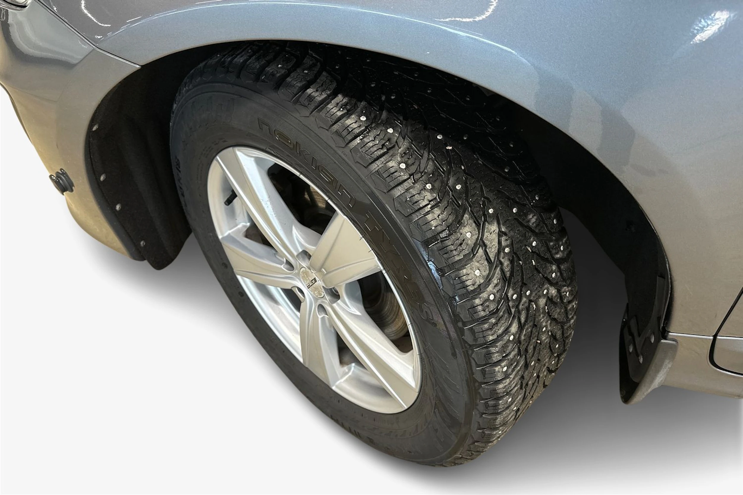 harmaa Volvo XC60 2016 kuva 9.