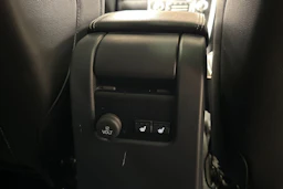 harmaa Volvo XC60 2016 kuva 13.