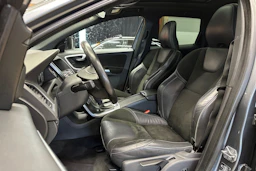 harmaa Volvo XC60 2016 kuva 14.