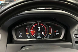 harmaa Volvo XC60 2016 kuva 23.