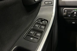 harmaa Volvo XC60 2016 kuva 27.