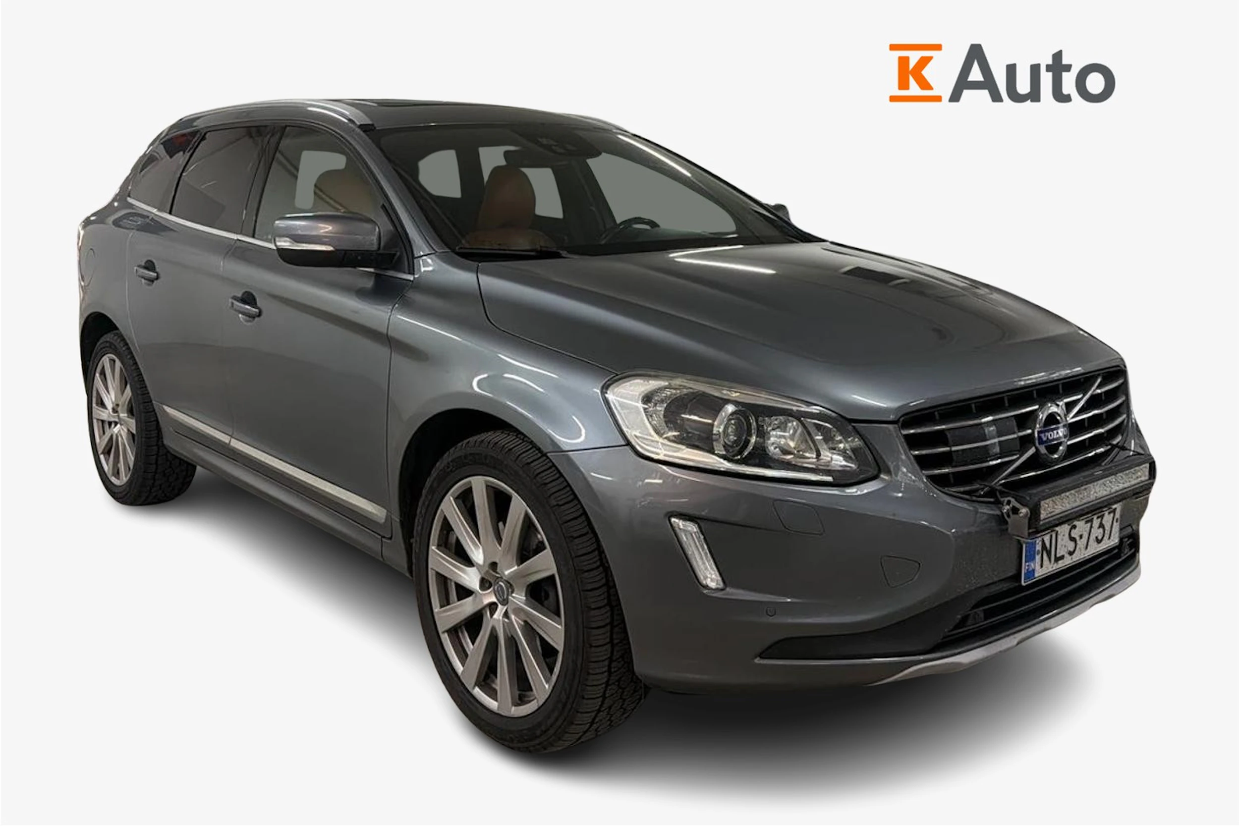harmaa Volvo XC60 2016 kuva 1.