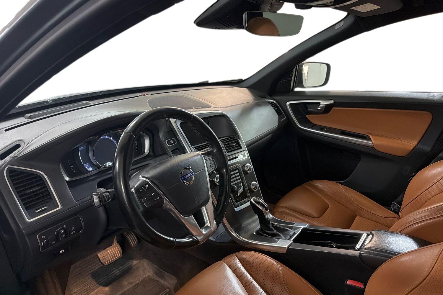 Volvo XC60 D4 AWD Summum aut 2016, photo 3/4