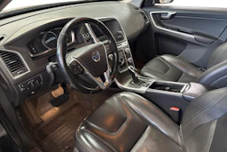 Harmaa Volvo XC60 2016 kuva 3.