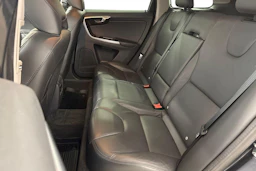 Harmaa Volvo XC60 2016 kuva 11.