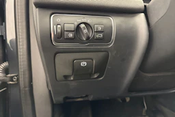 Harmaa Volvo XC60 2016 kuva 19.