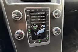 Harmaa Volvo XC60 2016 kuva 25.