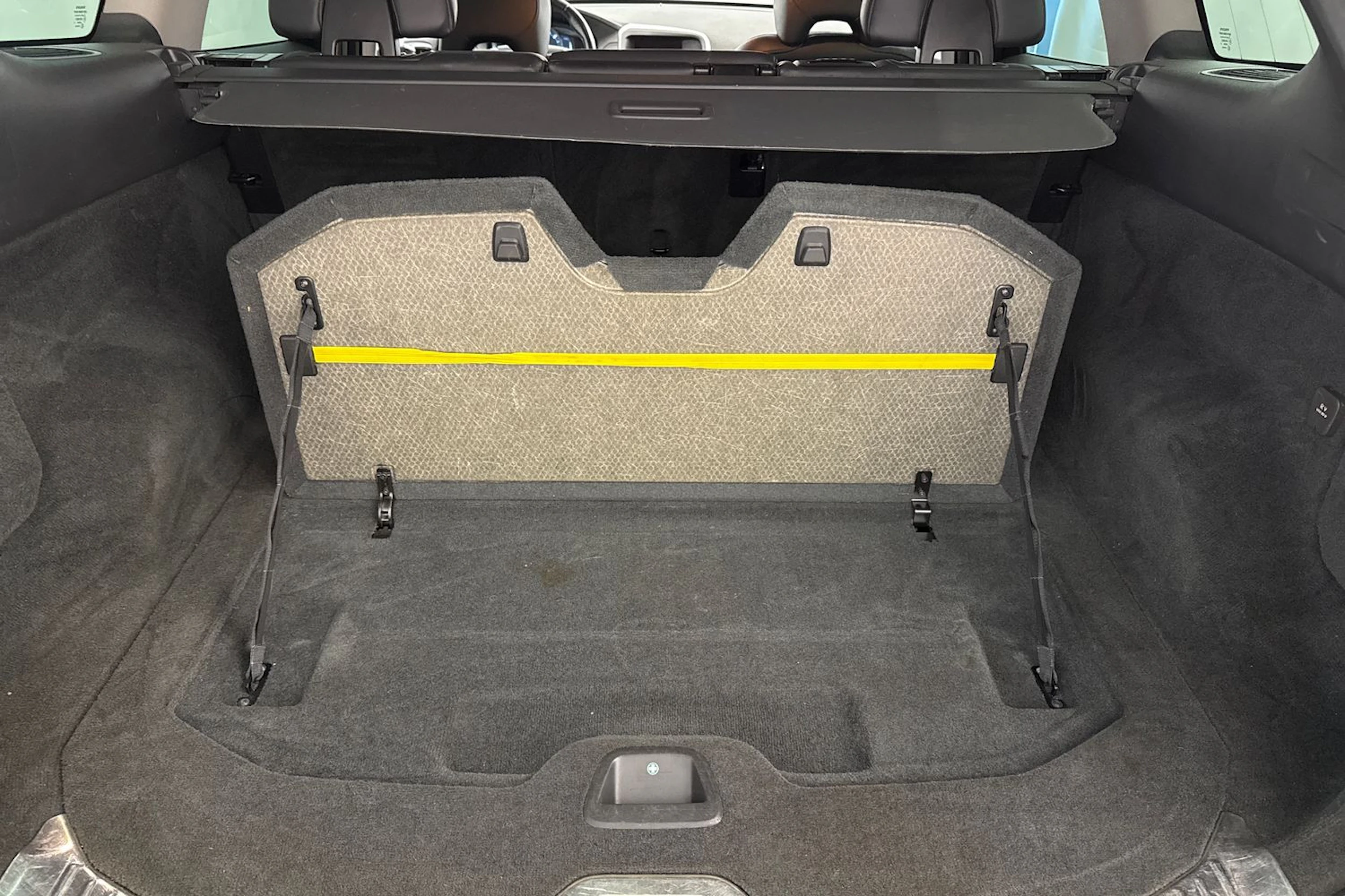 Harmaa Volvo XC60 2016 kuva 28.