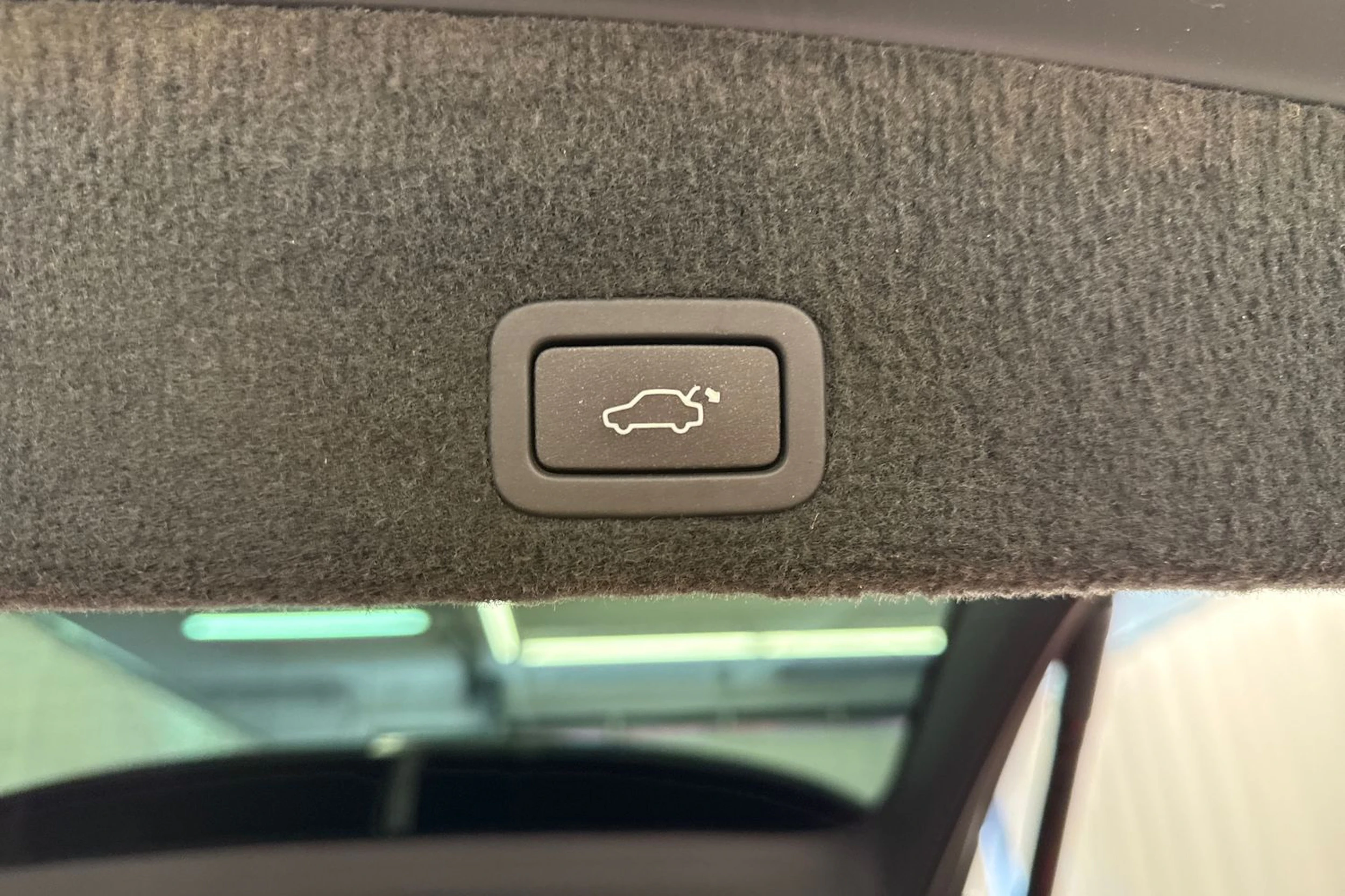 Harmaa Volvo XC60 2016 kuva 31.