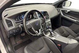 valkoinen Volvo XC60 2016 kuva 6.