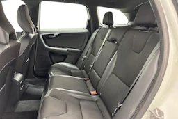 valkoinen Volvo XC60 2016 kuva 8.