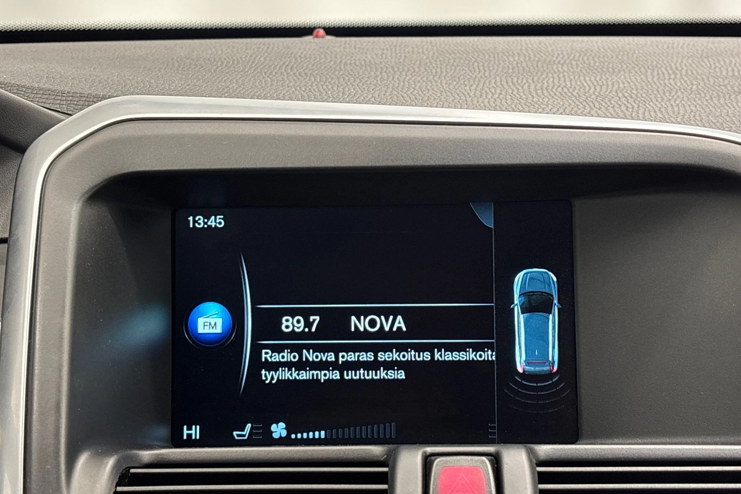 valkoinen Volvo XC60 2016 kuva 16.