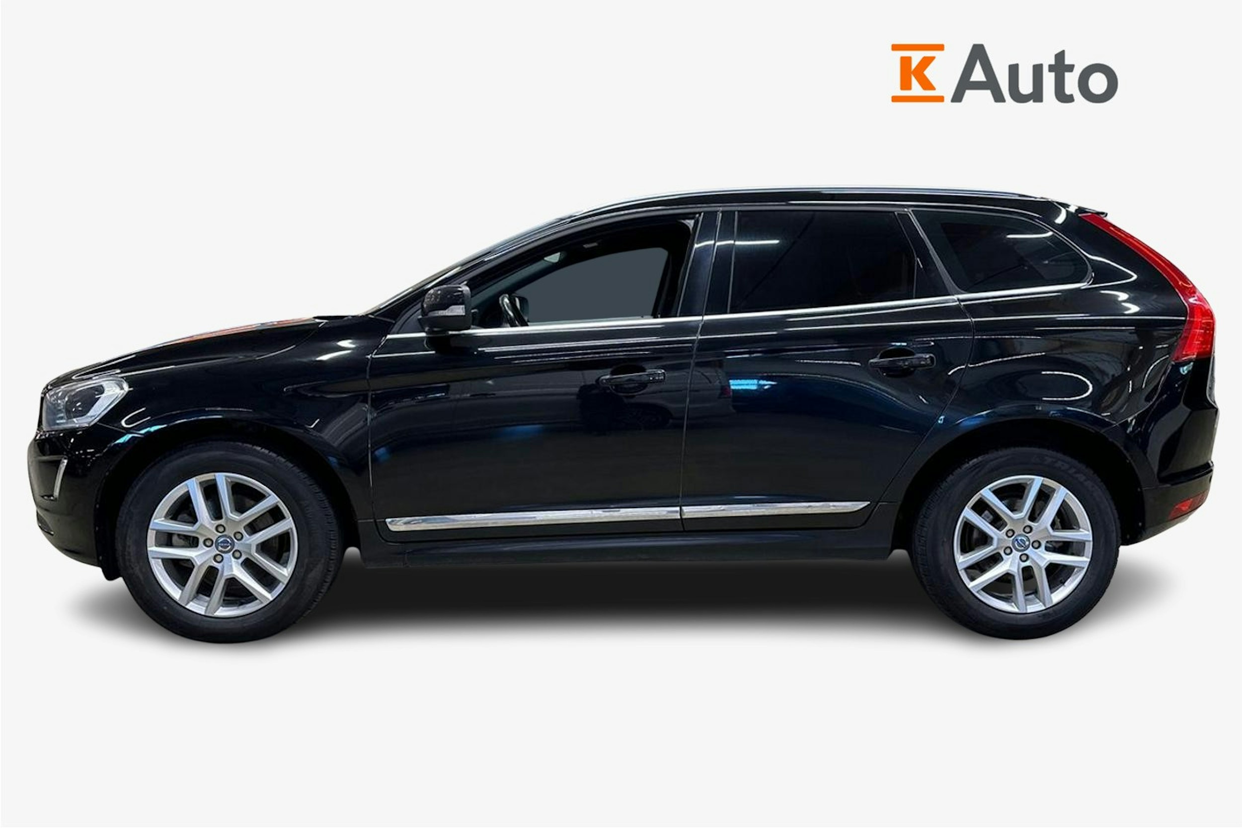 musta Volvo XC60 2016 kuva 6.