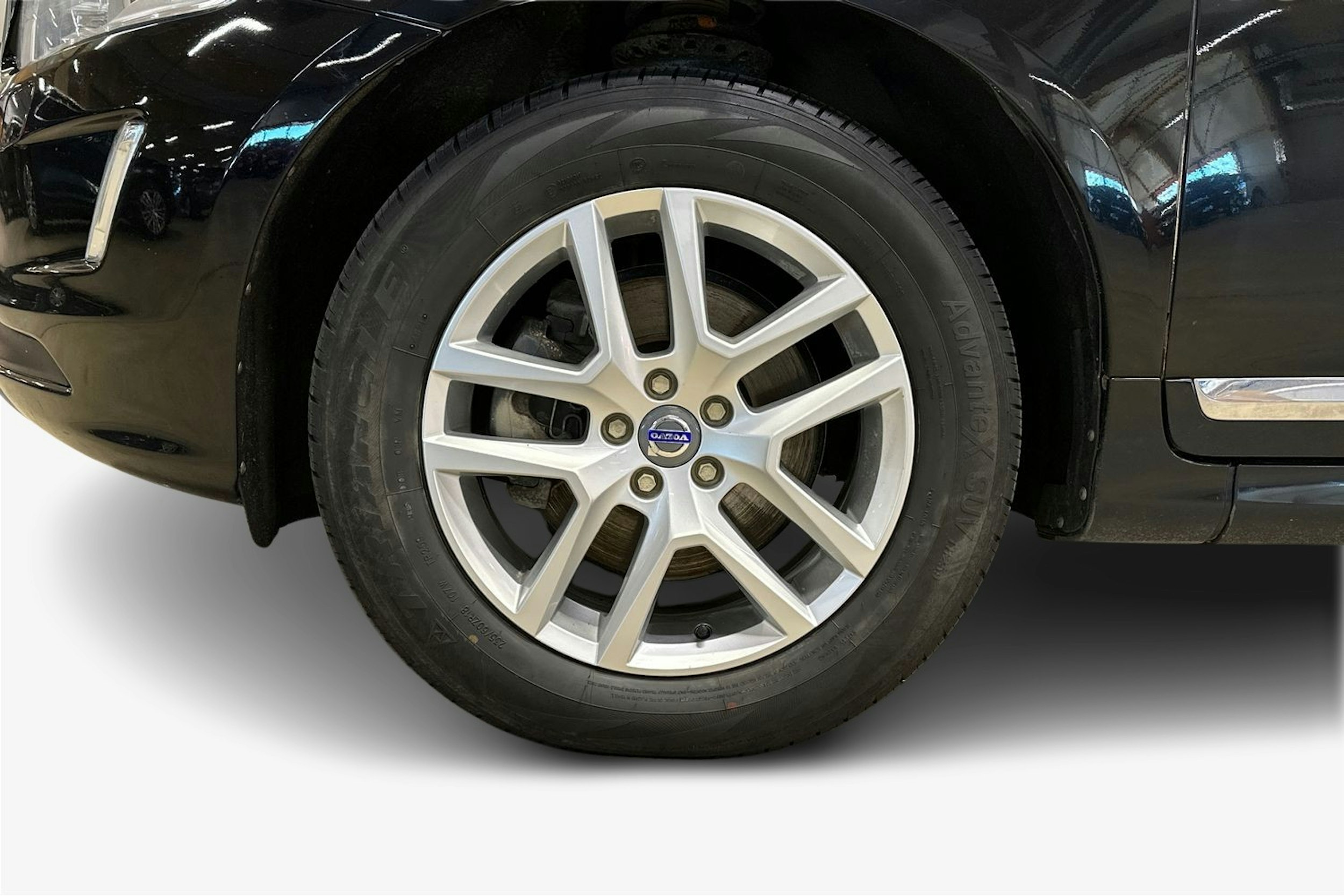 musta Volvo XC60 2016 kuva 11.