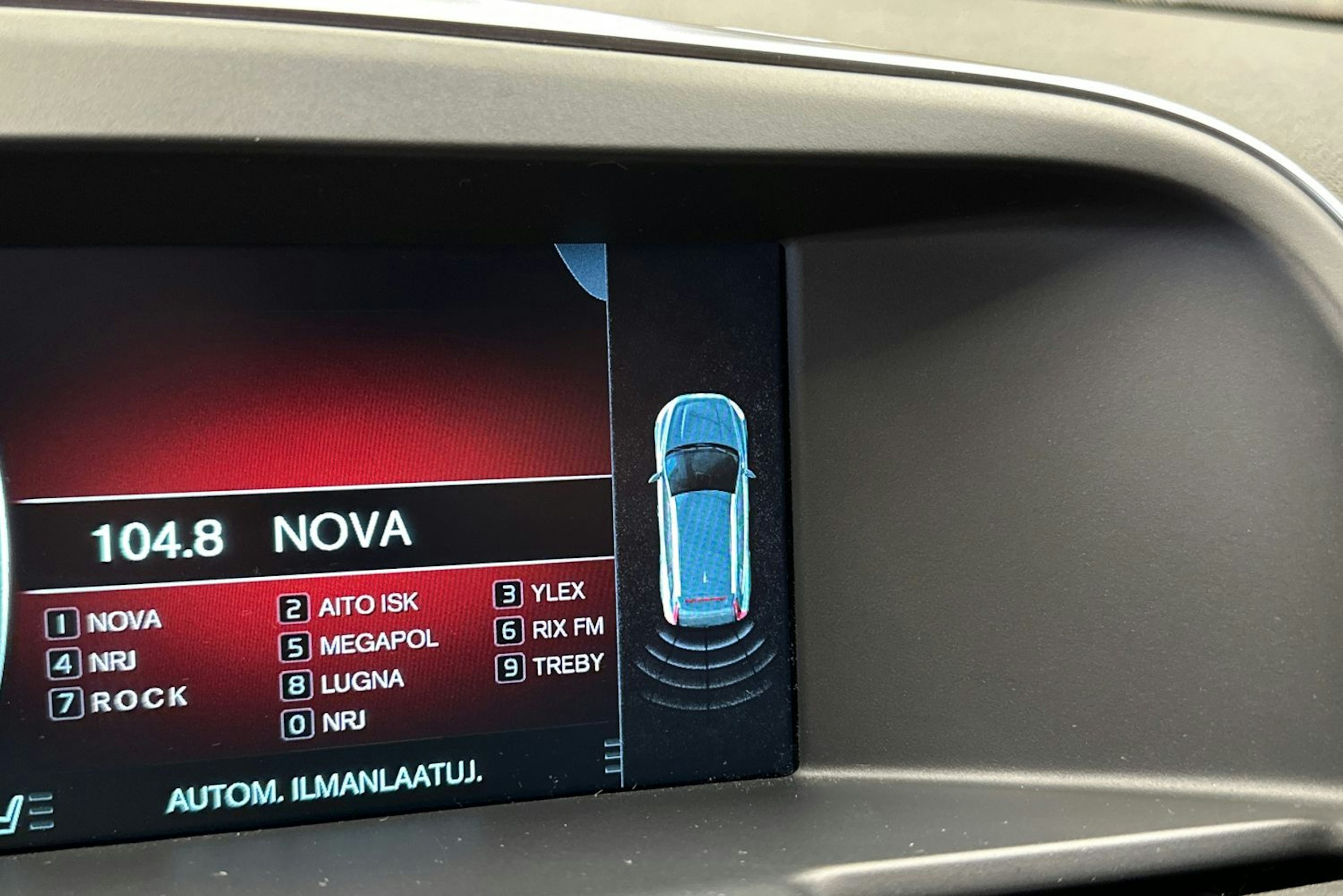 musta Volvo XC60 2016 kuva 21.