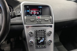 musta Volvo XC60 2016 kuva 22.