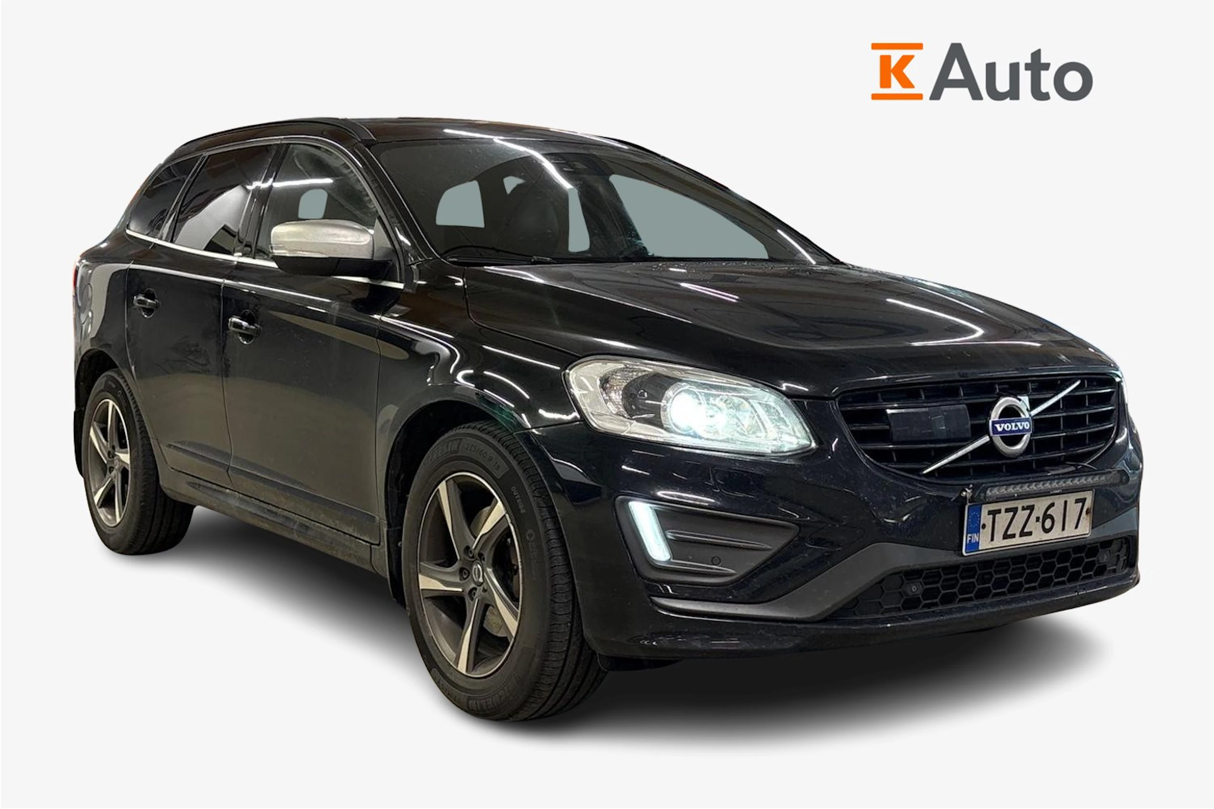 musta Volvo XC60 2016 kuva 1.