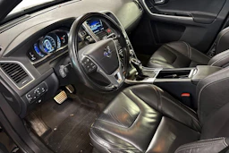musta Volvo XC60 2016 kuva 3.