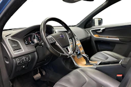 sininen Volvo XC60 2016 kuva 8.