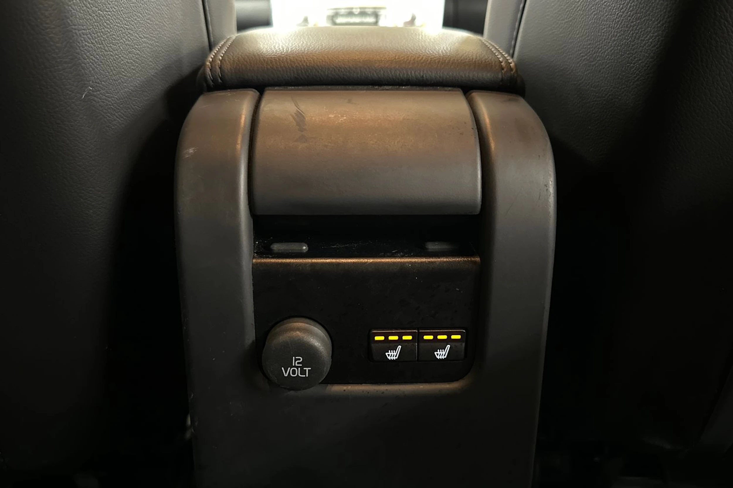 sininen Volvo XC60 2016 kuva 15.