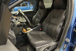 sininen Volvo XC60 2016 kuva 16.