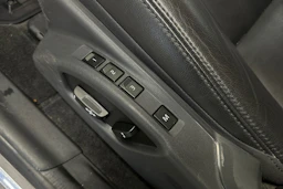 sininen Volvo XC60 2016 kuva 17.