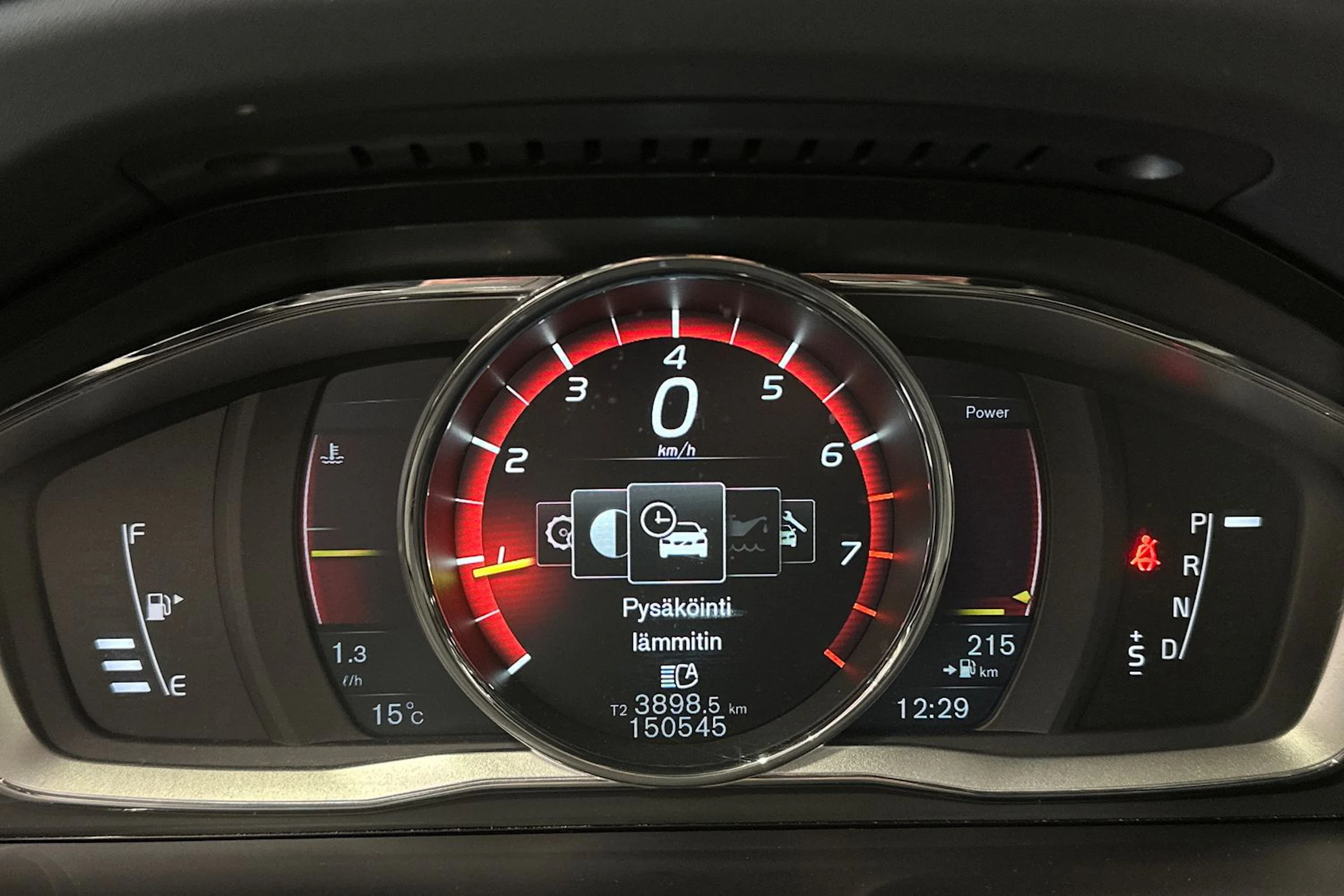 sininen Volvo XC60 2016 kuva 28.