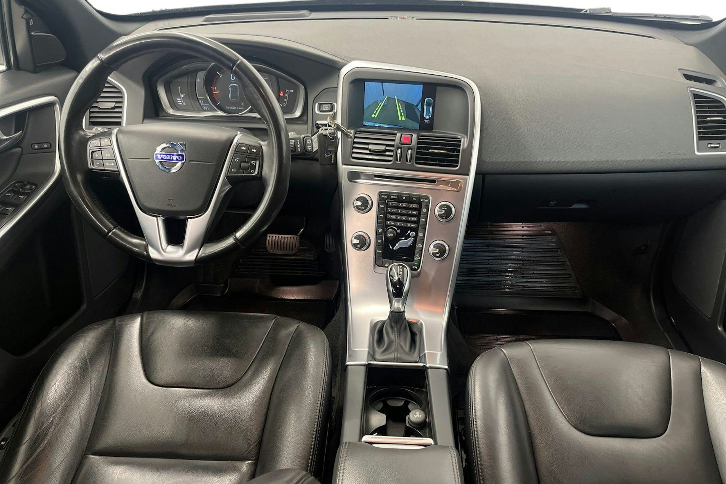 harmaa Volvo XC60 2016 kuva 9.