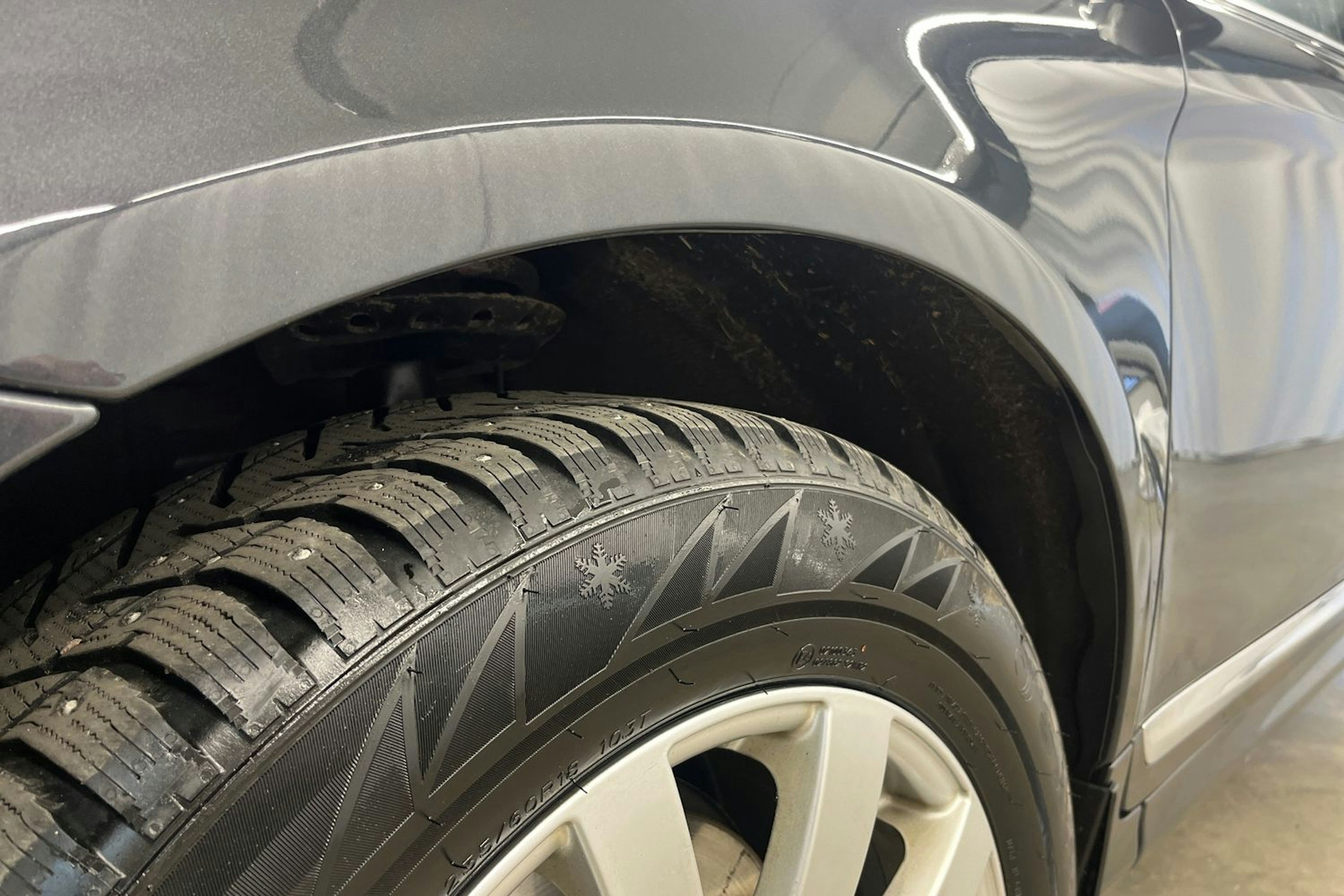 harmaa Volvo XC60 2016 kuva 23.