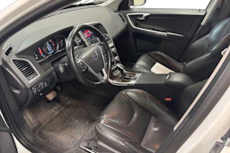 valkoinen Volvo XC60 2016 kuva 3.