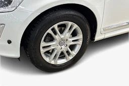 valkoinen Volvo XC60 2016 kuva 9.