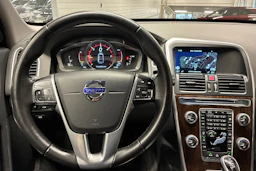 valkoinen Volvo XC60 2016 kuva 12.