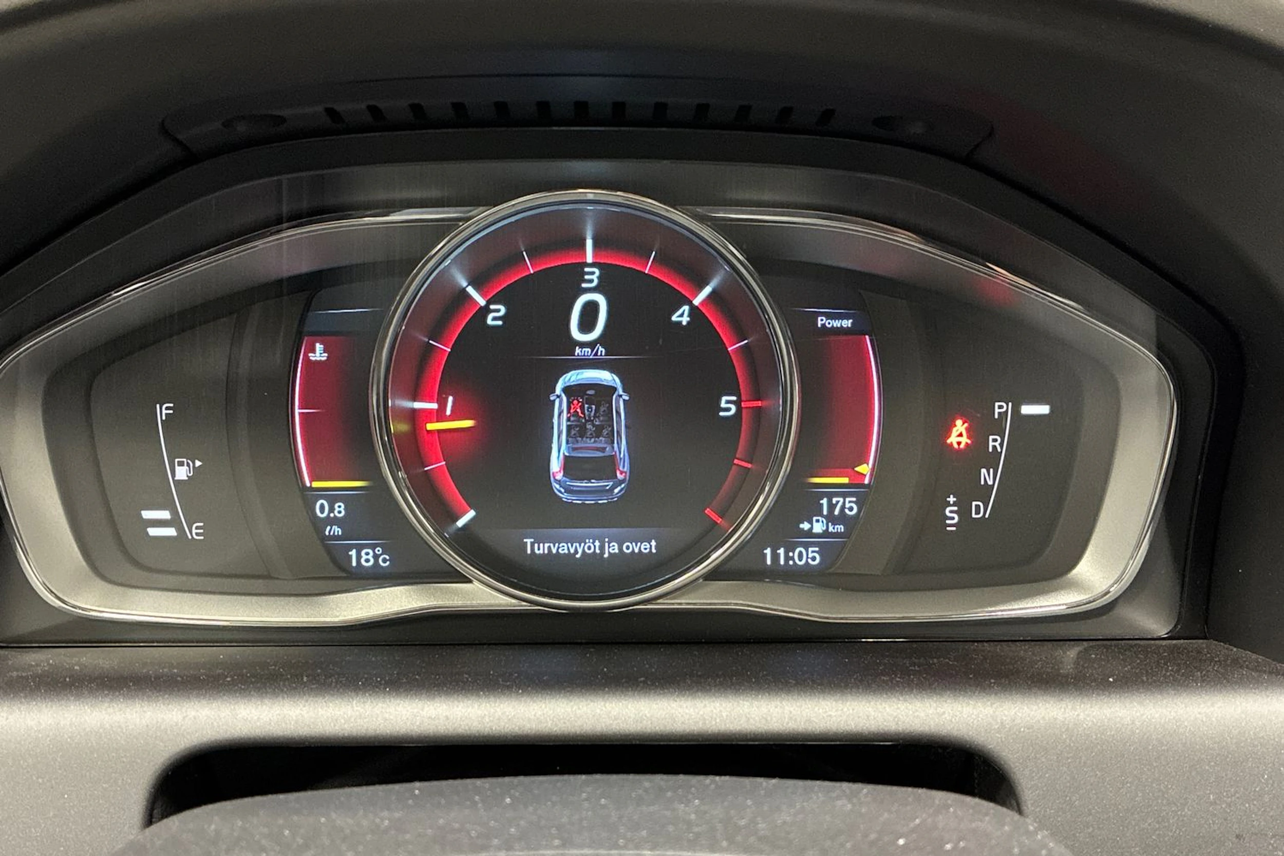 valkoinen Volvo XC60 2016 kuva 13.