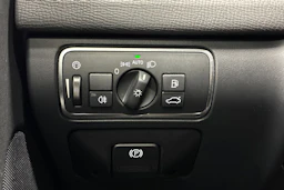 valkoinen Volvo XC60 2016 kuva 16.