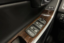 valkoinen Volvo XC60 2016 kuva 17.
