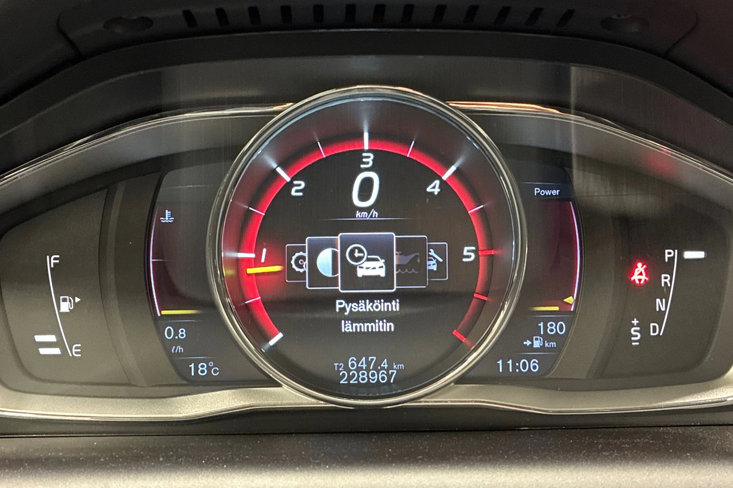 valkoinen Volvo XC60 2016 kuva 21.